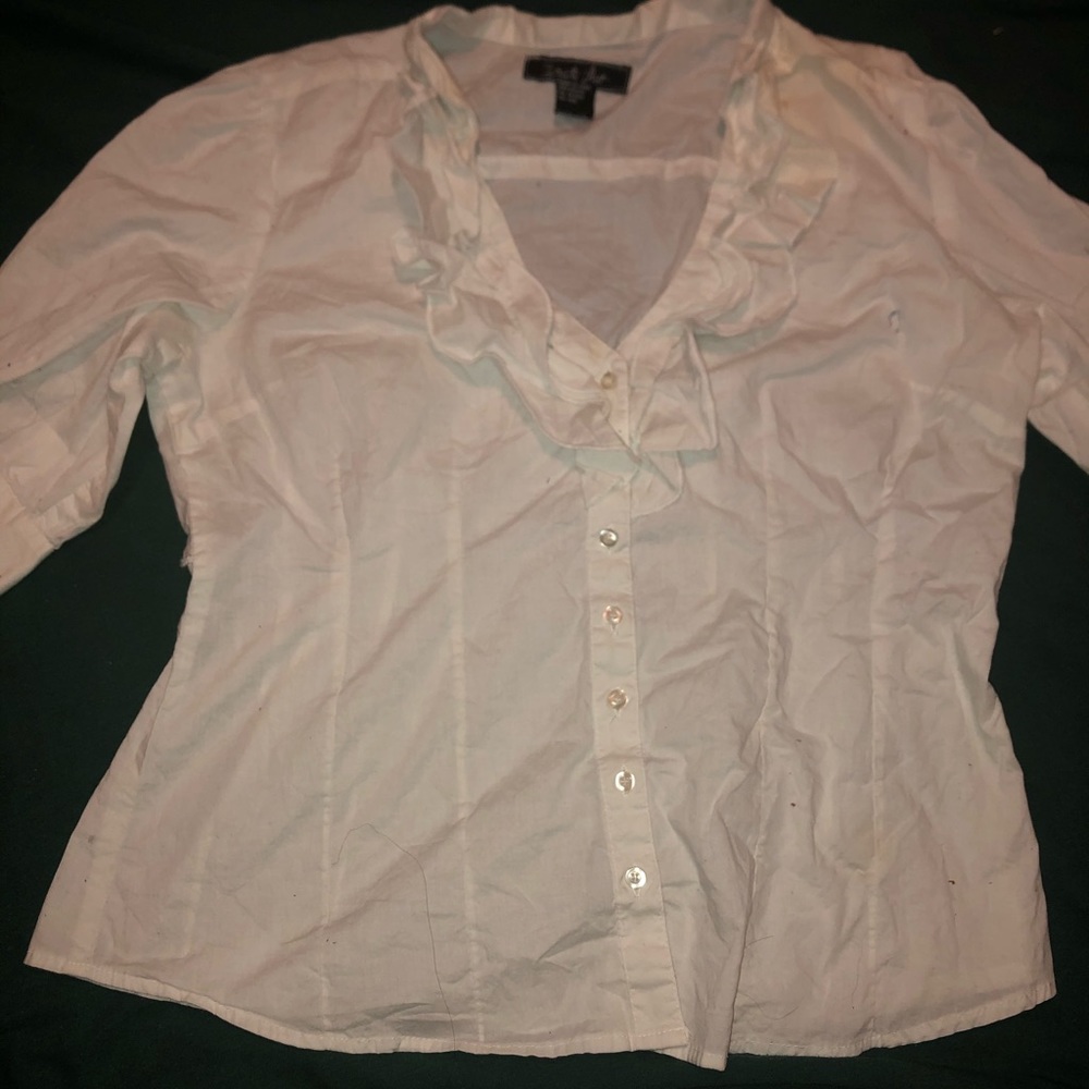 White top that buttons down Worn twice